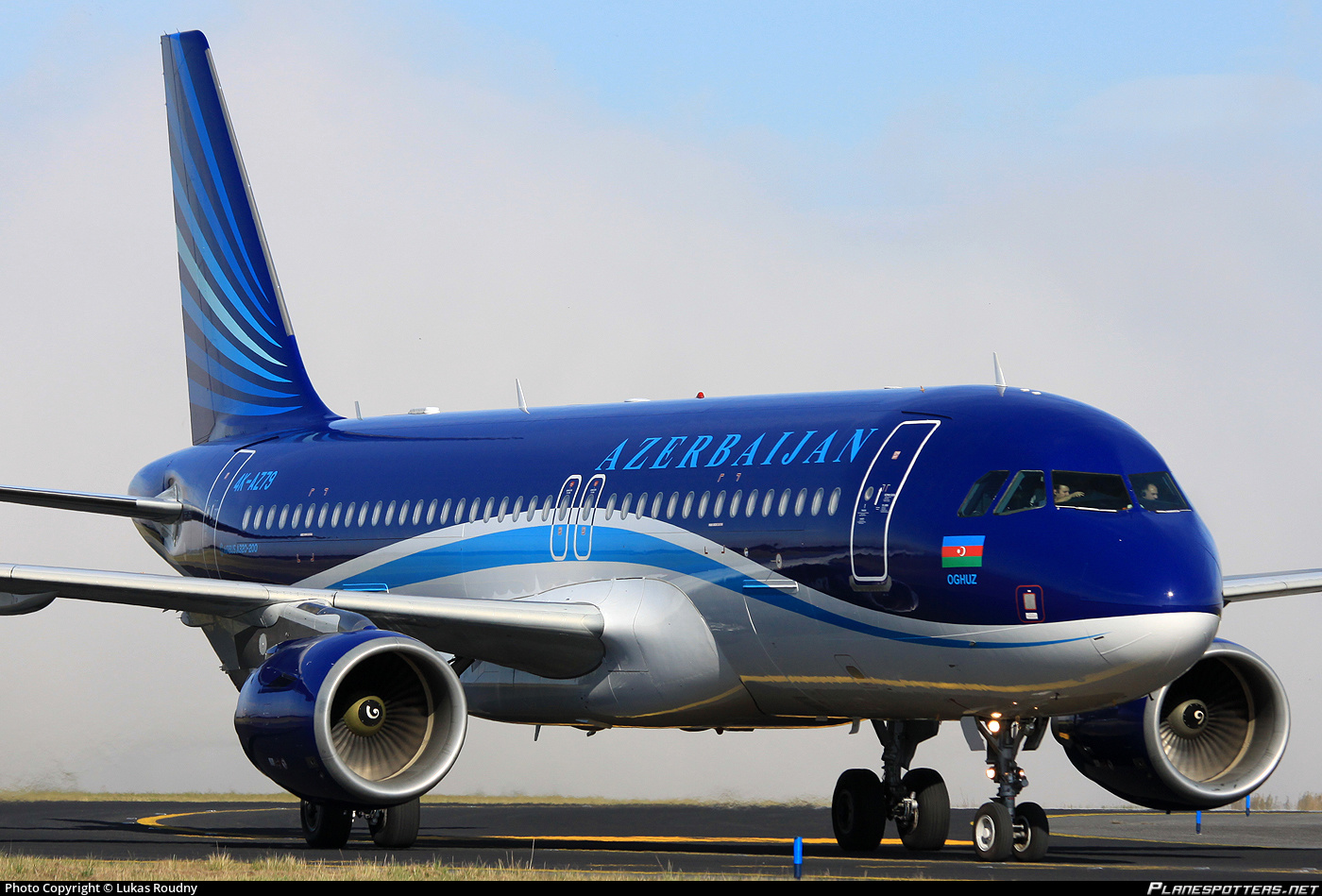 Азербайджанские авиалинии. Airbus a320 АЗАЛ. Аэробус 320 AZAL. Аэробус а320 азербайджанские авиалинии. Airbus a320 Азербайджан.